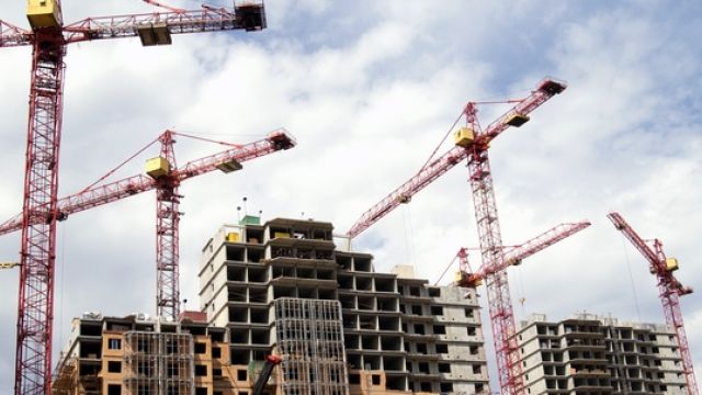Analysts predict 2016 will be a strong year for the construction industry.