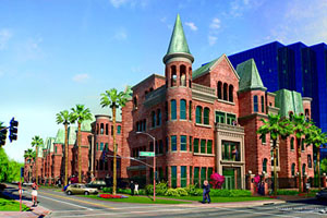 Chateaux on Central town homes in Phoenix provide upscale residential living.