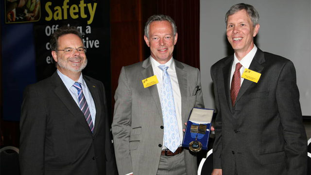 At the handover of the IPAF presidency (left to right): IPAF CEO Tim Whiteman, new IPAF president Wayne Lawson of JLG, and outgoing IPAF president Steve Shaughnessy.
