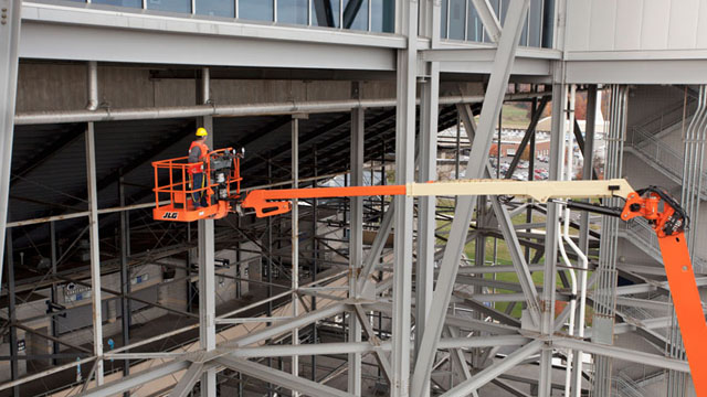 JLG’s 1500SJ boom lift was named a Gold winner in the 2011 LLEAP Awards.