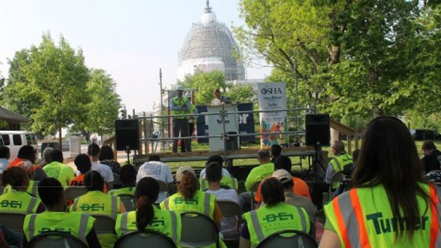 On Wednesday, May 6, 2015, hundreds of construction workers stopped work and gathered in a park near the U.S. Capitol building to focus on their safety.