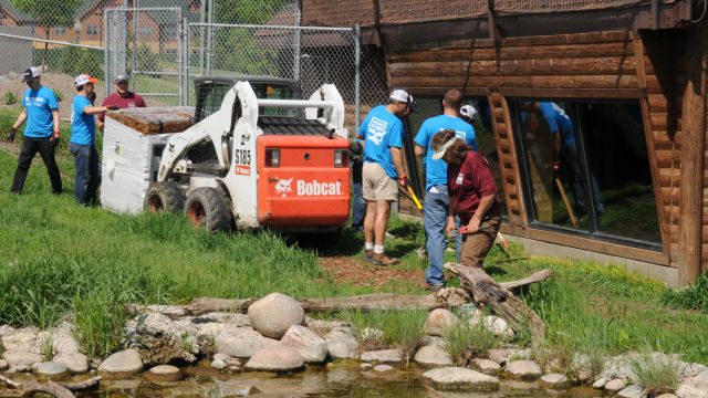 The employees of Bobcat Company and Doosan took part in “Doosan Day of Caring”