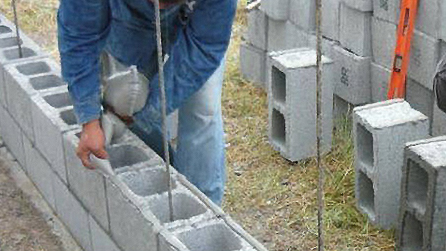 TrueMortar characteristics make it ideal to be used on concrete blocks, bricks, pavers and more.