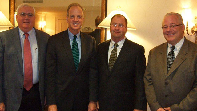 MCAA members meet with U.S. Senator Jerry Moran, R-Kan., to discuss the 3 percent withholding bill.