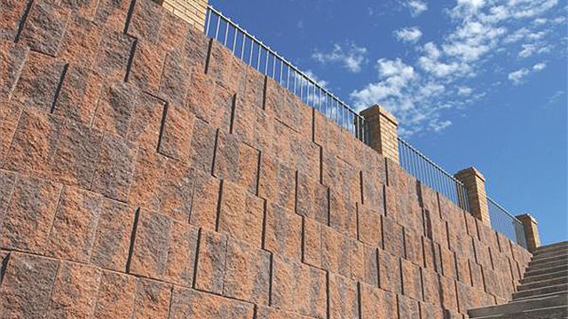 Landmark® Retaining Wall System