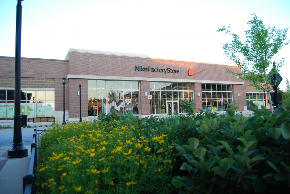 Lake St. Louis - Nike Factory Store